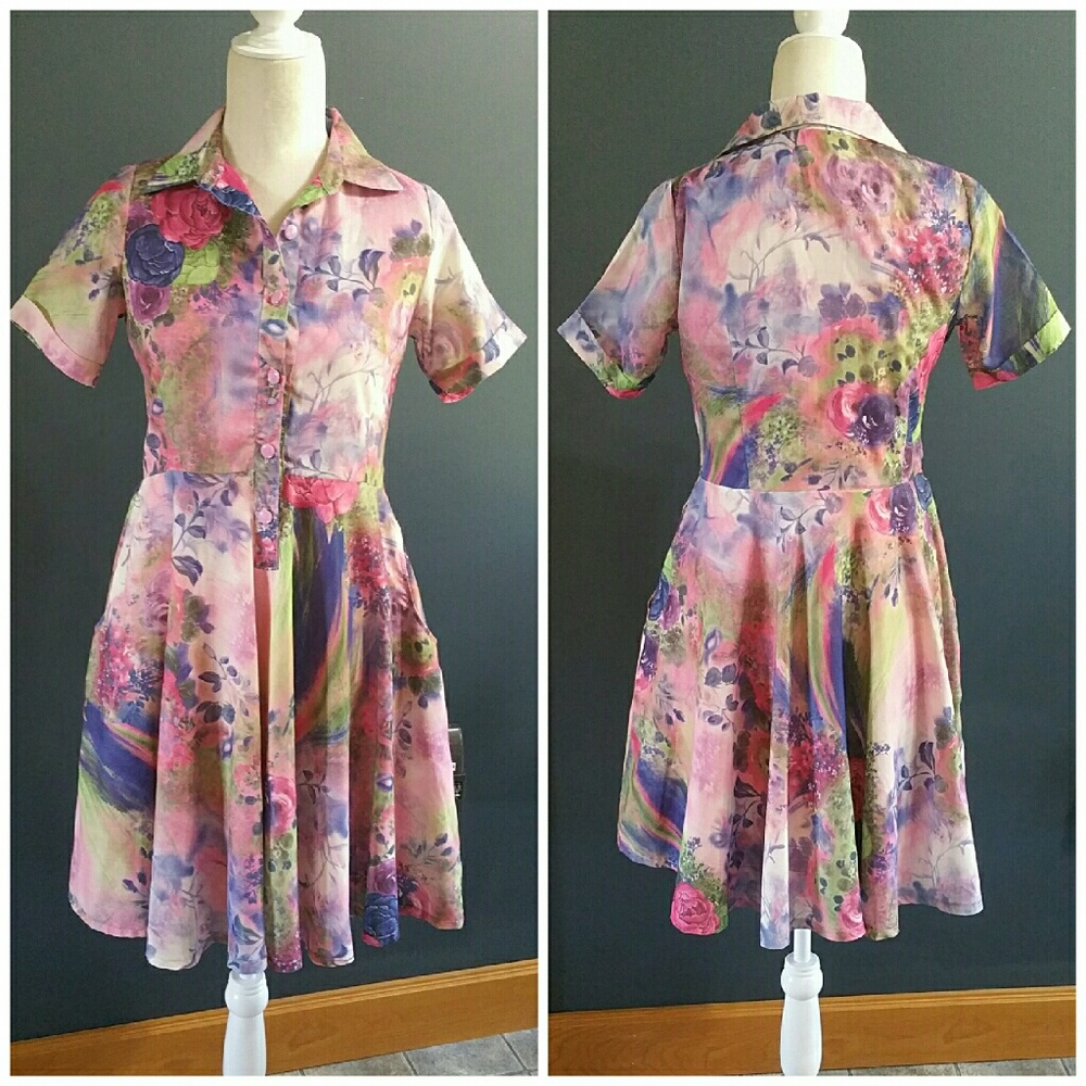 Beautiful floral A-line shirt dress. Size 6/8